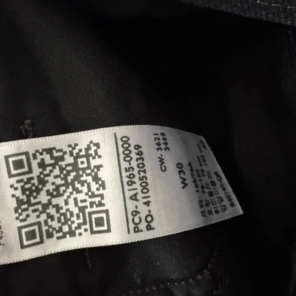 Levi's Women's black High Waisted cotton Mom denim Jean Shorts size 30 - Picture 9 of 9